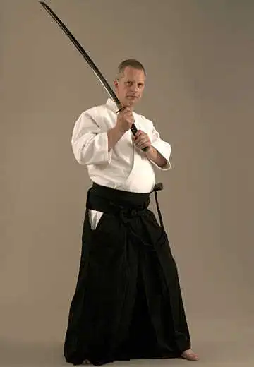 Iaido with shinken. Photo: Henrik Ahldin.