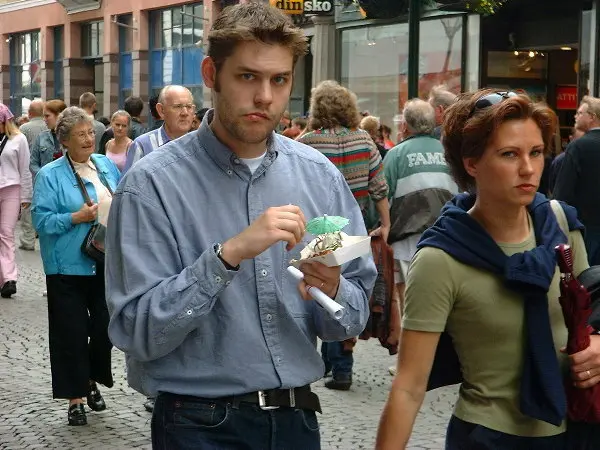 Folks at a festival. Photo: Stefan Stenudd.