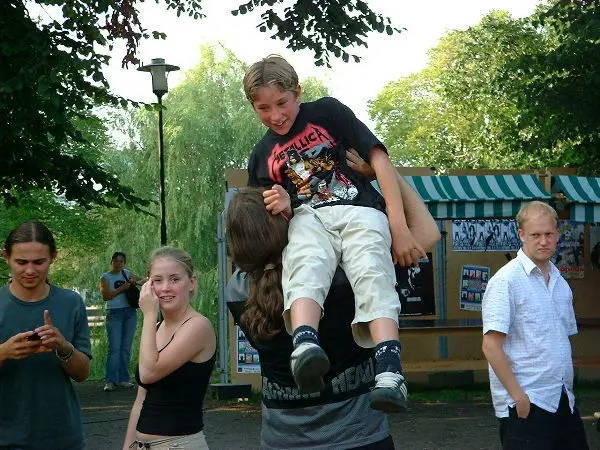 Folks at a festival. Photo: Stefan Stenudd.