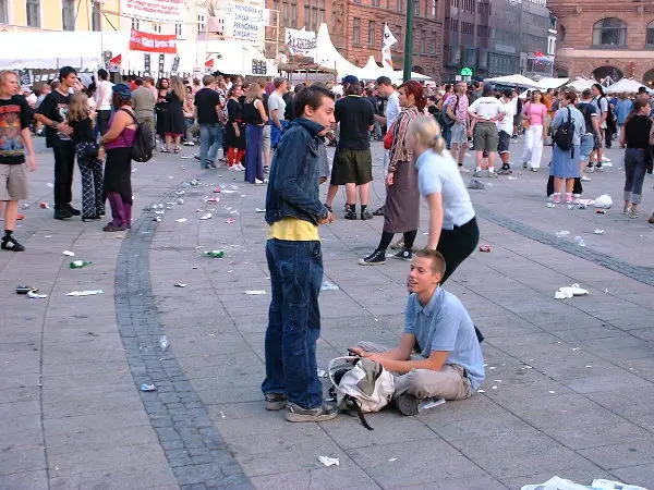 Folks at a festival. Photo: Stefan Stenudd.