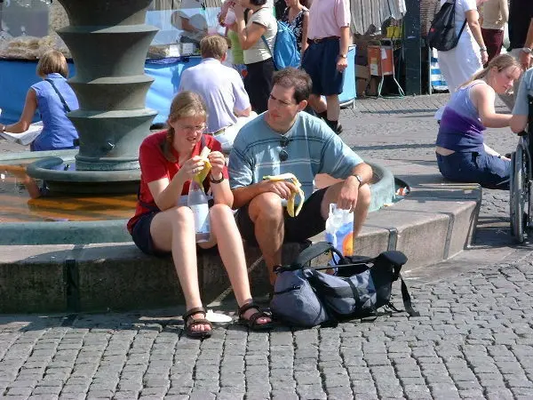 Folks at a festival. Photo: Stefan Stenudd.