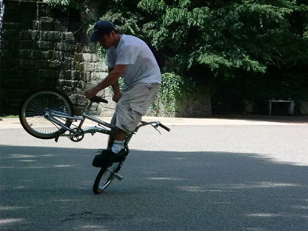 Shinjuku park bike. Photo by Stefan Stenudd.