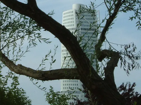 Turning Torso in Malm, Sweden. Photo by Stefan Stenudd.